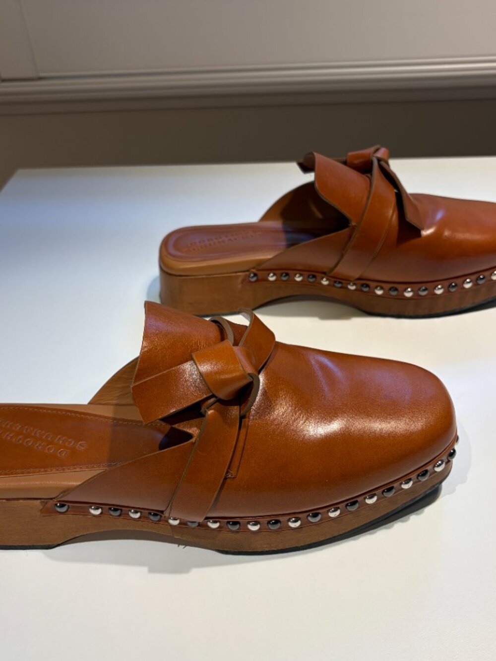 Dorothee Schumacher Cognac Leather Studded Bow Clogs EU 39